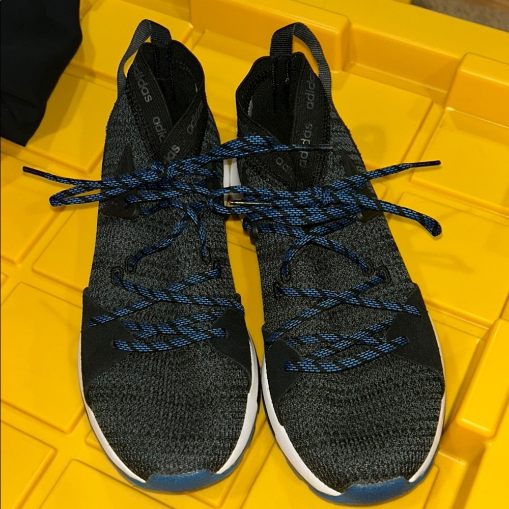 EUC adidas Cloudfoam sneaker ladies size 7